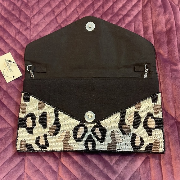 NWT Francesca’s Leopard beaded clutch - Picture 5 of 7